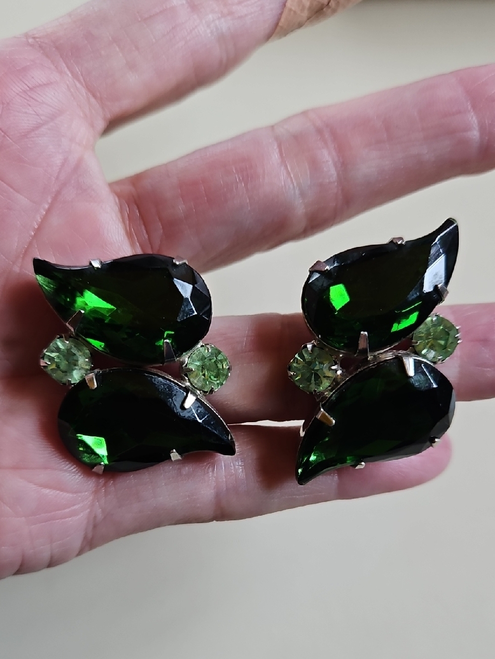 Emerald and Light Green Teardrop Rhinestone Clip-On Earrings Silver Tone Chunky - Picture 4 of 4